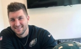 Tim Tebow signs one-year deal with the Eagles